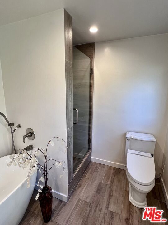 219 Winchester Avenue, Glendale CA: https://media.crmls.org/mediaz/6c664a52-54d1-4e29-8309-2dbb5c9a9b82.jpg