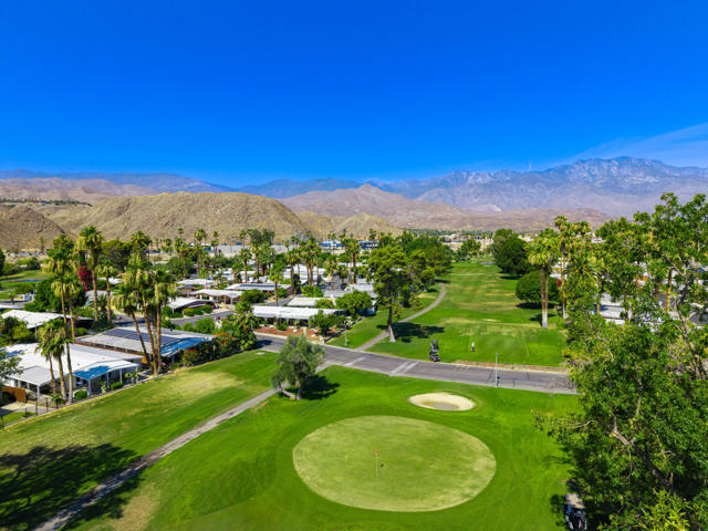 427 Calle Madrigal, Cathedral City CA: https://media.crmls.org/mediaz/6c664c6b-da28-4a44-9162-07f3d757543e.jpg