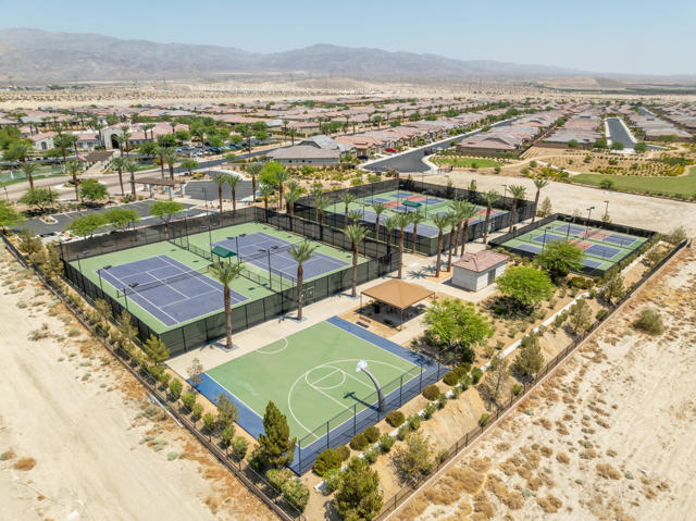 43606 Treviso Drive, Indio CA: https://media.crmls.org/mediaz/6c666d85-81dc-4499-8464-888f7d35901c.jpg