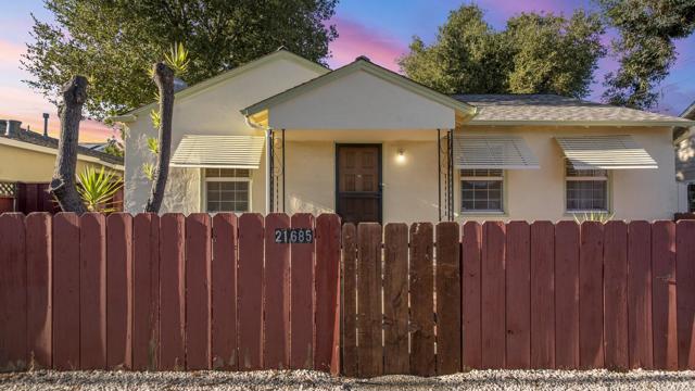 21685 Olive Avenue, Cupertino CA: https://media.crmls.org/mediaz/6c668d69-e8fa-458f-890e-585e9c52bd42.jpg