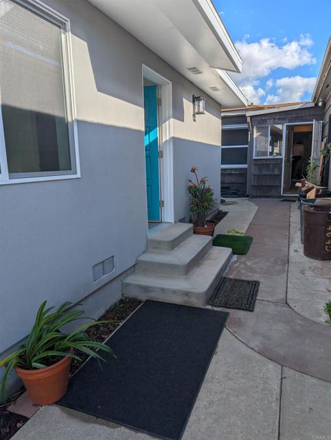 Detail Gallery Image 2 of 18 For 3817 Rojo Tierra Rd, La Mesa,  CA 91949 - 2 Beds | 2 Baths