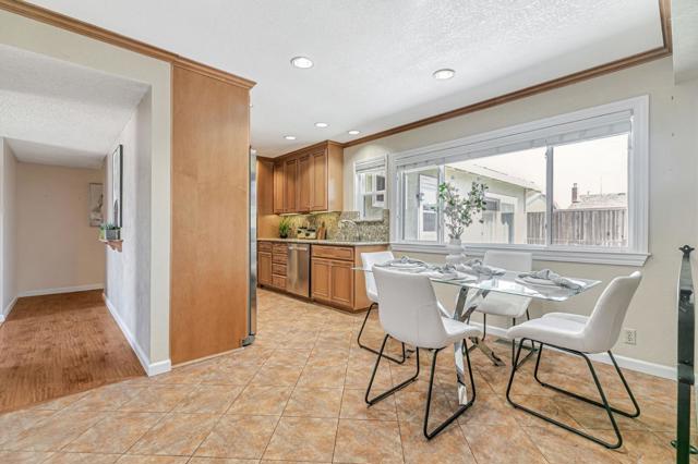 3072 Chippenham Drive, San Jose CA: https://media.crmls.org/mediaz/6c687d74-945b-485e-84ff-649be18f7af9.jpg