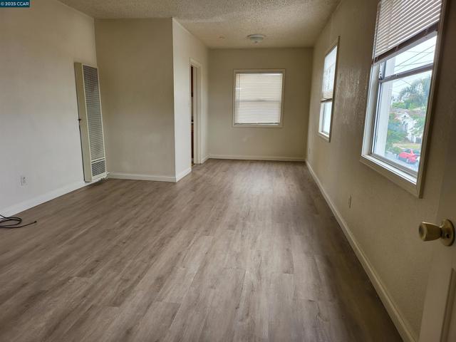 578 Civic Center St, Richmond CA: https://media.crmls.org/mediaz/6c68a412-962f-41ae-aa35-d361d0a53d47.jpg