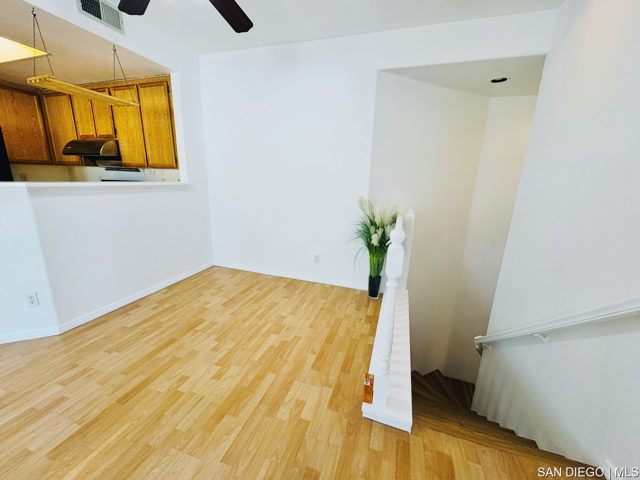 11892 Scripps Creek DR, San Diego CA: https://media.crmls.org/mediaz/6c68c0e3-d643-4639-8492-3eeb9afbde84.jpg