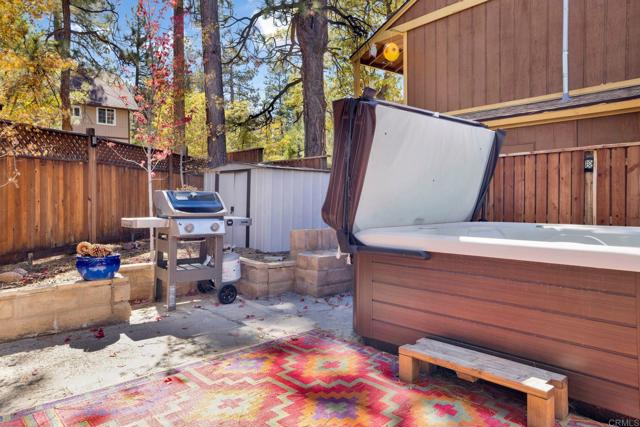 Detail Gallery Image 8 of 15 For 40221 Mill Creek Rd, Big Bear Lake,  CA 92315 - 2 Beds | 1/1 Baths