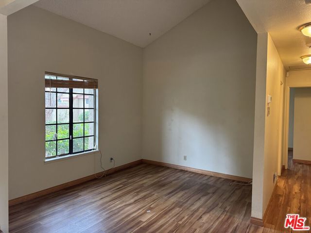 3635 Via Pacifica Walk, Oxnard CA: https://media.crmls.org/mediaz/6c6a4020-39dc-4e66-9e47-0d1a46f46ff0.jpg
