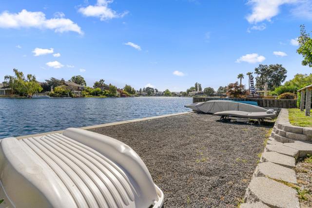 814 Byrd Lane, Foster City CA: https://media.crmls.org/mediaz/6c6aaa5e-eb8c-41f3-8664-236661ca8d4c.jpg