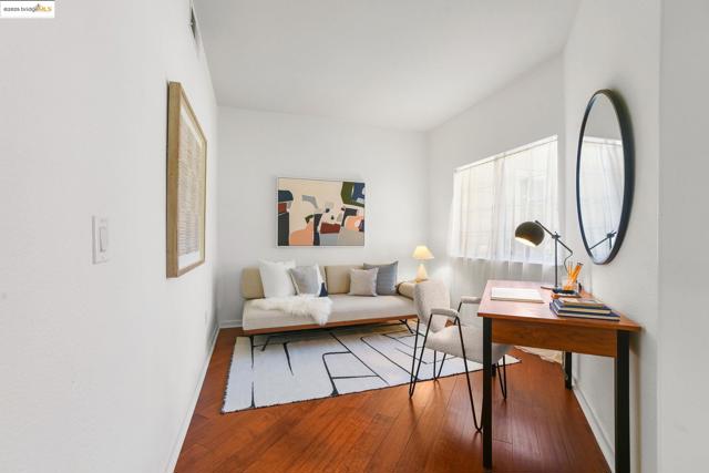 2714 Beach head way, Richmond CA: https://media.crmls.org/mediaz/6c6aaa82-ead6-44dd-ace6-c94bceb74270.jpg