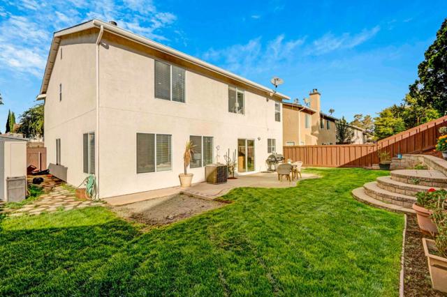 2425 Glenview Drive, Hollister CA: https://media.crmls.org/mediaz/6c6b9ce2-cef6-4721-9d1a-6d4f19eb7aab.jpg