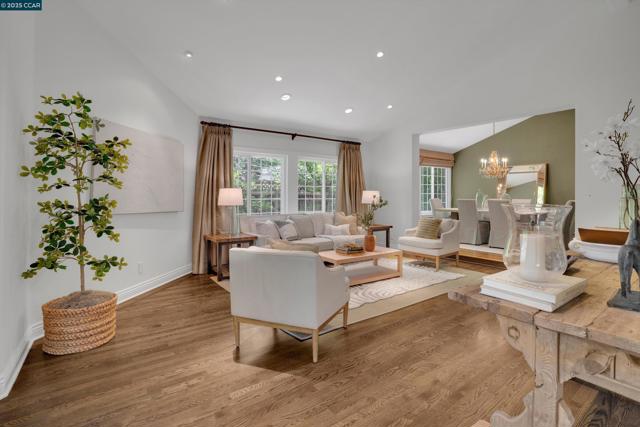 2345 San Miguel Dr, Walnut Creek CA: https://media.crmls.org/mediaz/6c6bdfaa-d87f-478e-ba3f-c0eebc280cc8.jpg