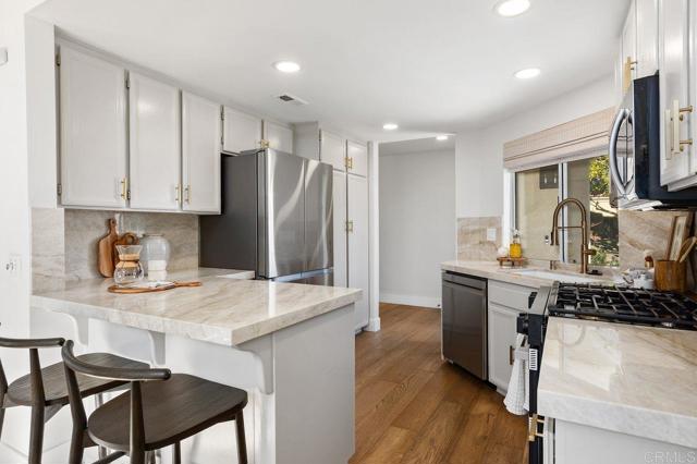 Detail Gallery Image 11 of 45 For 2101 Winged Foot, Escondido,  CA 92026 - 2 Beds | 2 Baths