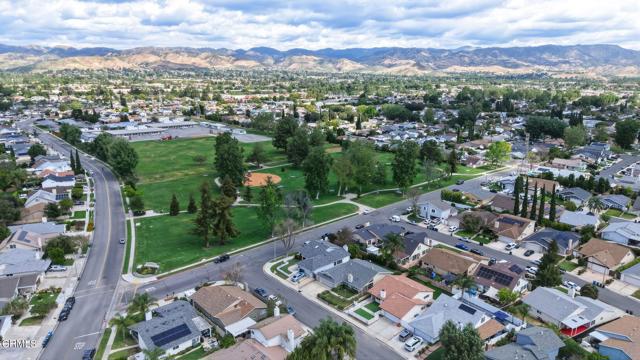 Detail Gallery Image 4 of 56 For 2082 Belgrave Ct, Simi Valley,  CA 93063 - 3 Beds | 2 Baths