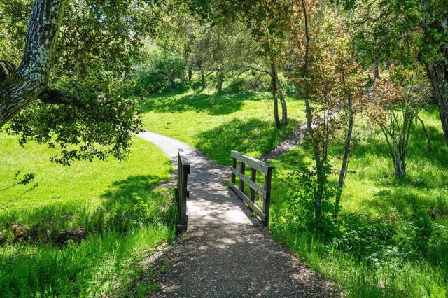 2085 Edgewood Road, Redwood City CA: https://media.crmls.org/mediaz/6c6da155-f61b-4132-800f-3d3ae9a3ce91.jpg