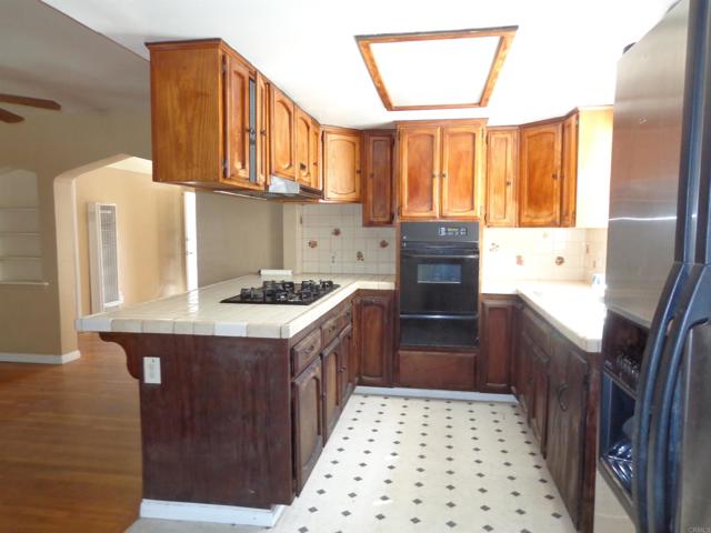 404 414 PALM AVENUE, Chula Vista CA: https://media.crmls.org/mediaz/6c6dbd3f-1e18-4233-9766-5142f99c35e6.jpg
