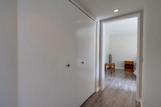 4175 Porte de Merano, San Diego CA: https://media.crmls.org/mediaz/6c6dbff5-473c-4a6a-b732-2f04c38bcf25.jpg