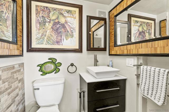 87 561 Farrington Hwy,  CA: https://media.crmls.org/mediaz/6c6dd761-5022-4864-96ba-c769b04e8f9e.jpg