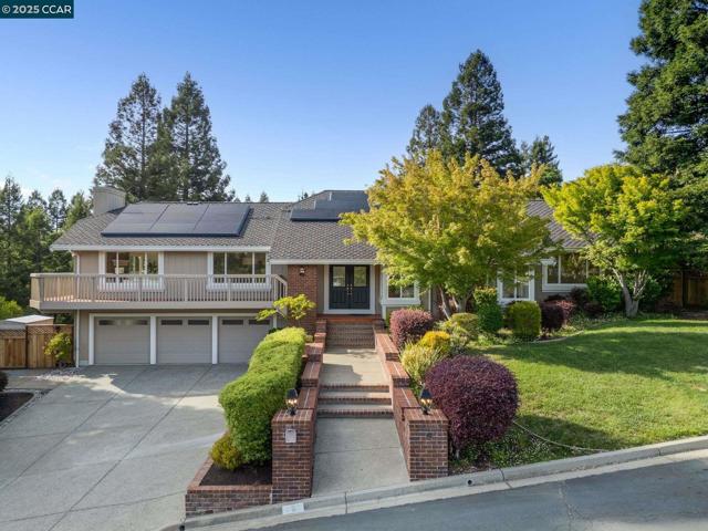9 Irvine Drive, Moraga CA: https://media.crmls.org/mediaz/6c6df3f8-a2b8-463a-a031-3a47c3020b45.jpg
