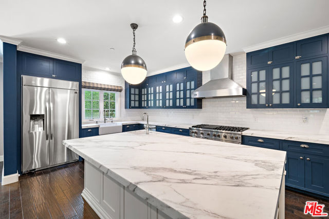 1147 Centinela Avenue, Santa Monica CA: https://media.crmls.org/mediaz/6c6e4c25-b5c0-4eb5-a160-c9cc05fdfa9c.jpg