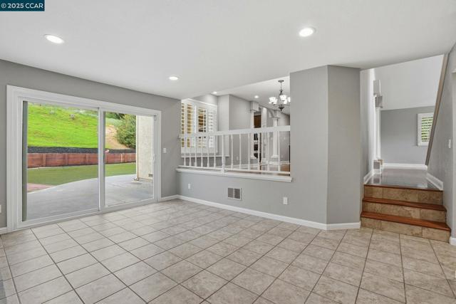 3025 Sunflower Dr, Antioch CA: https://media.crmls.org/mediaz/6c6f8778-f6f4-4ab1-aad8-ec603659eb8f.jpg