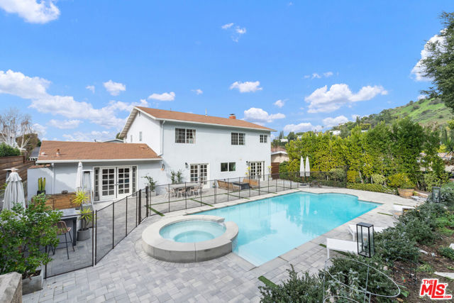 3156 Dona Emilia Drive, Studio City CA: https://media.crmls.org/mediaz/6c6fc9a4-3975-49b7-abbb-d2dbefec7ed3.jpg
