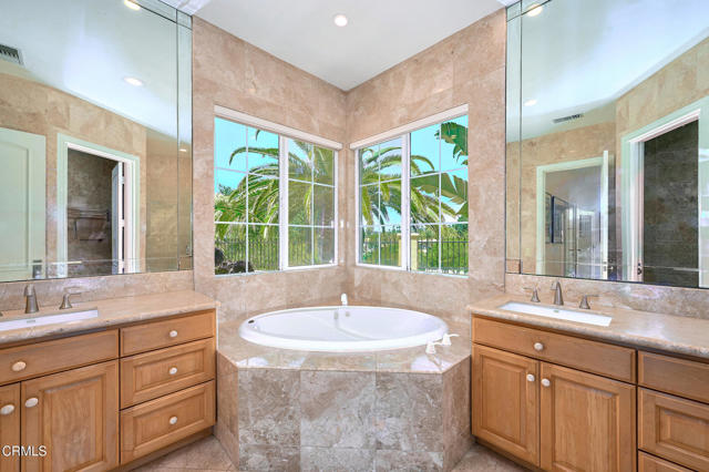 1690 Calle Tierra Vista, Camarillo CA: https://media.crmls.org/mediaz/6c705d15-70b0-4521-944e-2cbc6c533b89.jpg