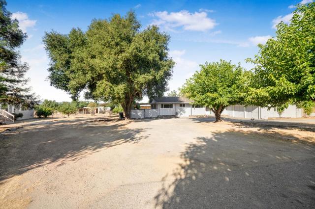 1955 Church Avenue, San Martin CA: https://media.crmls.org/mediaz/6c70d114-59e9-4570-bbeb-fe059bb11c2c.jpg
