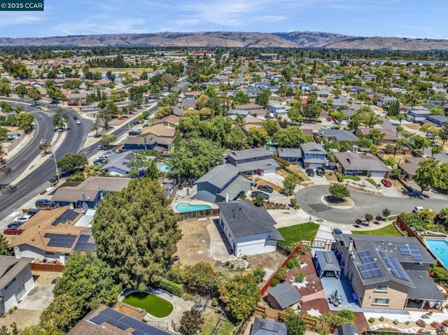 37643 Crocus Ct, Newark CA: https://media.crmls.org/mediaz/6c71a320-6ceb-4700-a7cb-4f57e67a319b.jpg