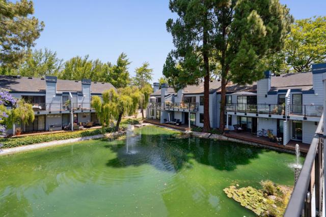905 W Middlefield Road, Mountain View CA: https://media.crmls.org/mediaz/6c721ac2-3a6e-4727-81c3-bbbc891116e8.jpg