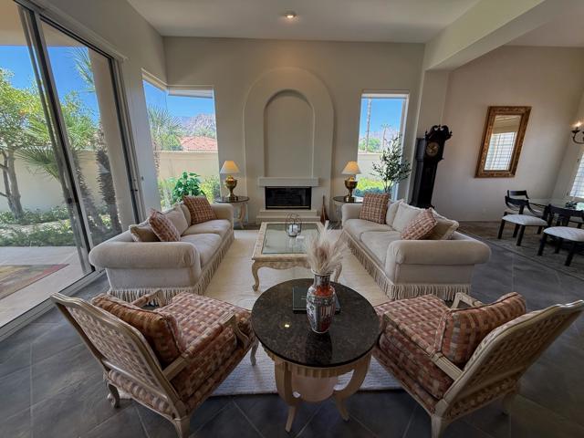 79765 Tangelo, La Quinta CA: https://media.crmls.org/mediaz/6c724d59-2807-40b8-ae35-813c8c358116.jpg