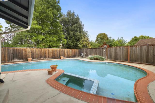 5145 Springdale Ave, Pleasanton CA: https://media.crmls.org/mediaz/6c727556-df55-4448-acc6-4172fecb80b7.jpg
