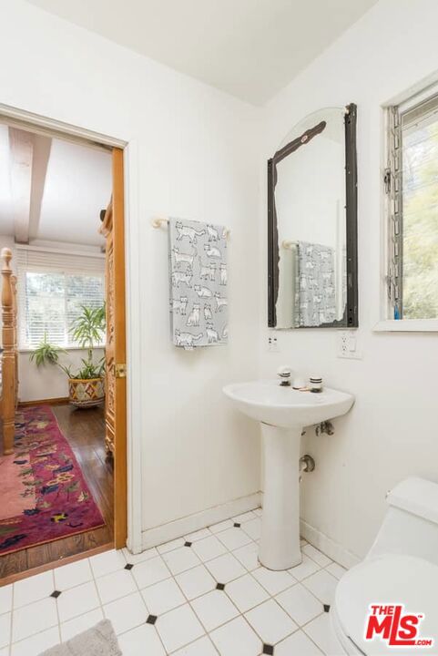 3480 MANDEVILLE CANYON Road, Los Angeles CA: https://media.crmls.org/mediaz/6c72db6f-66e4-45ff-956d-1af81b0c9d05.jpg