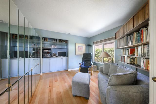 Detail Gallery Image 8 of 27 For 1749 Sawgrass, Escondido,  CA 92026 - 4 Beds | 2 Baths