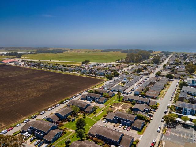 1026 Suzanne Court, Half Moon Bay CA: https://media.crmls.org/mediaz/6c73705c-abf7-4fe3-bd50-3d1653e59ecd.jpg
