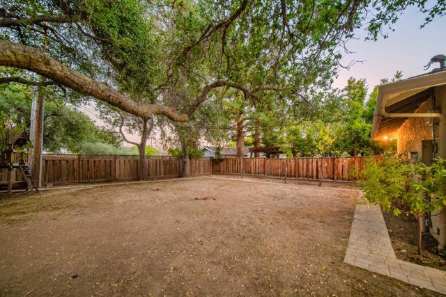 13010 Glen Brae Drive, Saratoga CA: https://media.crmls.org/mediaz/6c7421e9-9348-4f09-801a-1df045c71882.jpg