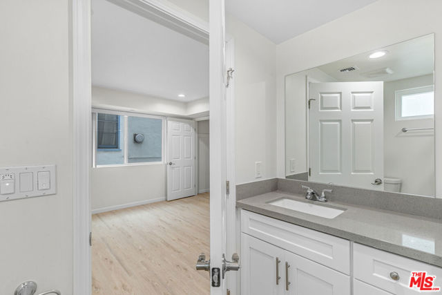 1409 N Hobart Boulevard, Los Angeles CA: https://media.crmls.org/mediaz/6c7482ee-a744-4743-857c-2b698b422069.jpg