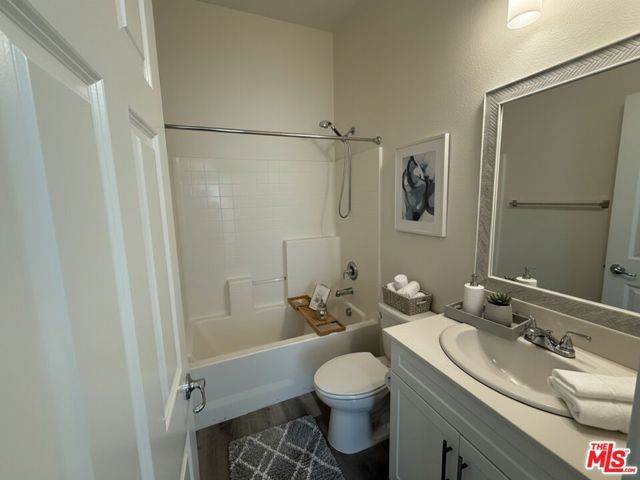 65 Plateau, Irvine CA: https://media.crmls.org/mediaz/6c74ebc2-2b77-4506-9df8-5ea9c4747e6b.jpg