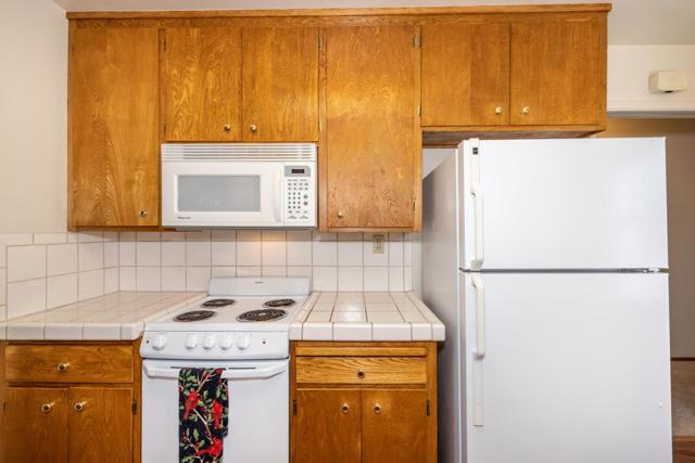 1648 Oak Avenue, Redwood City CA: https://media.crmls.org/mediaz/6c75bd46-7d9a-4db6-9413-084b06ac35d0.jpg