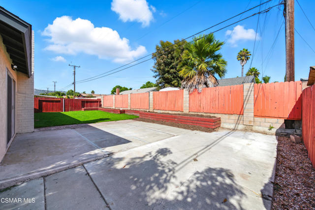1088 Durkin Street, Camarillo CA: https://media.crmls.org/mediaz/6c75fa7e-159d-444a-b7ac-faf72b0453f2.jpg