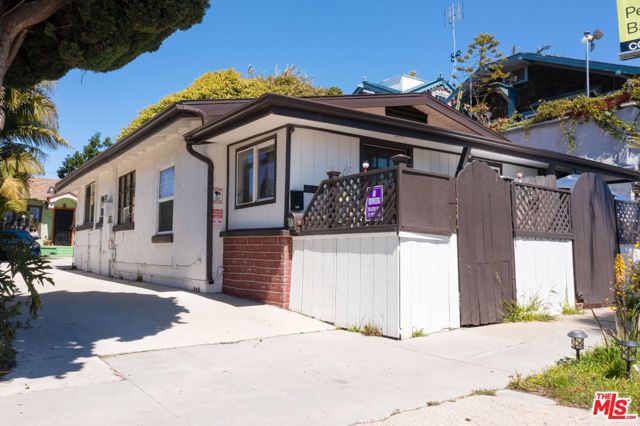 967 Thompson Boulevard, Ventura, California 93001, ,Multi-Family,For Sale,Thompson,24397121