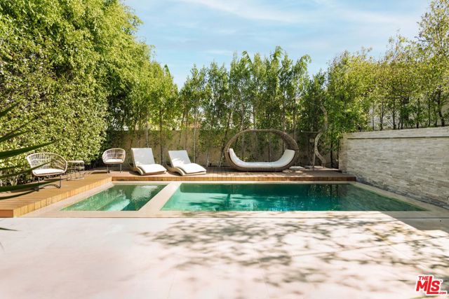 366 Huntley Drive, West Hollywood CA: https://media.crmls.org/mediaz/6c766017-0a07-4164-b74b-9577896b7173.jpg