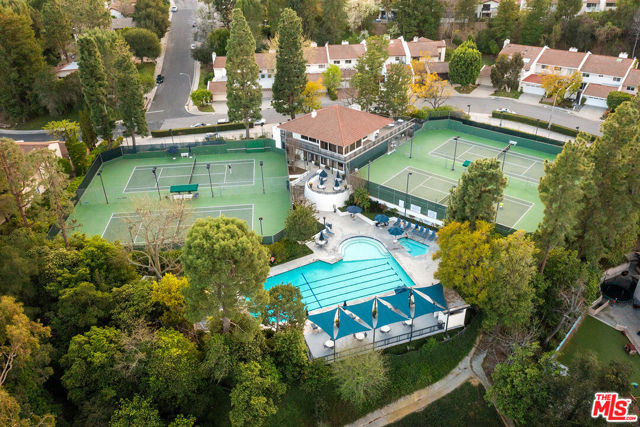 2548 Angelo Drive, Los Angeles CA: https://media.crmls.org/mediaz/6c766321-392e-4acc-8c32-0aab1c2d501b.jpg