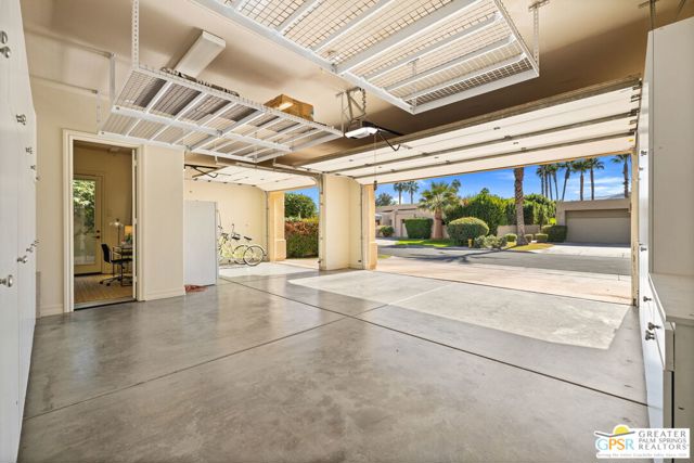 16 Villaggio Place, Rancho Mirage CA: https://media.crmls.org/mediaz/6c7697bb-2a27-4afa-afde-c864eb6d3ad3.jpg