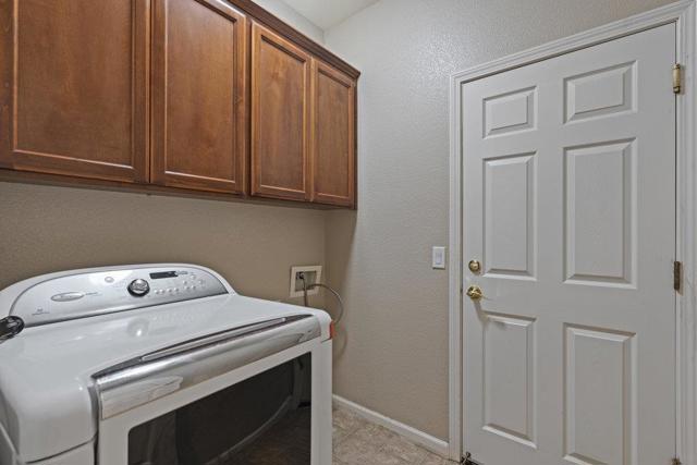 3009 La Vina Circle, Los Banos CA: https://media.crmls.org/mediaz/6c770ba0-89e7-47e6-8555-15d90d50c352.jpg