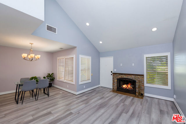 1017 Via Colinas, Thousand Oaks CA: https://media.crmls.org/mediaz/6c774deb-1b32-480e-986a-62e19634c847.jpg