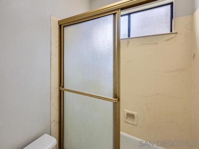 2630 Erie St, San Diego CA: https://media.crmls.org/mediaz/6c77634b-c229-4ed6-86b4-45e1e404d54a.jpg