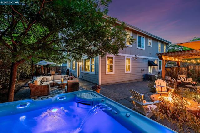 104 Silva Ct, Martinez CA: https://media.crmls.org/mediaz/6c7790b1-4993-42cb-bed6-e1026ec96eb6.jpg