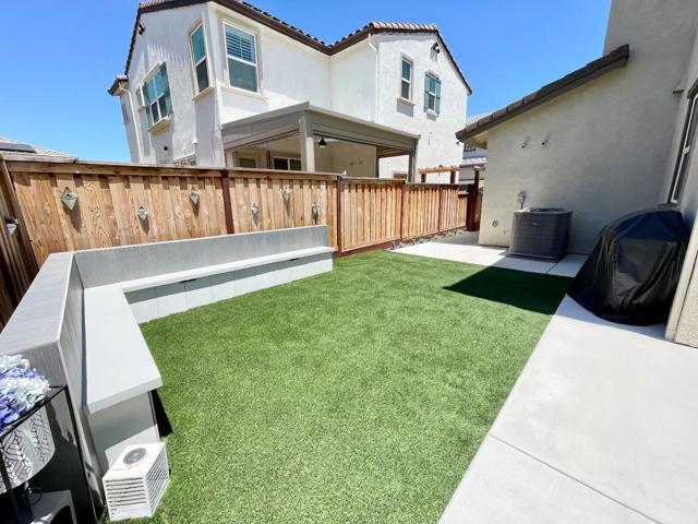 275 E Lawson Avenue, Mountain House CA: https://media.crmls.org/mediaz/6c77f716-a2f9-46da-b7a8-95aedbcd14e7.jpg