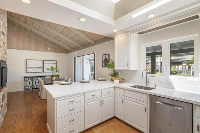 390 Cherry Avenue, Los Altos CA: https://media.crmls.org/mediaz/6c7805f4-c546-4ce6-b433-b34fc0b48752.jpg