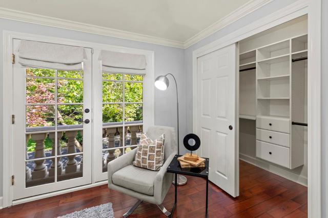 158 Seminary Drive, Menlo Park CA: https://media.crmls.org/mediaz/6c78275e-972e-47f1-8bcb-37aa2d97c20c.jpg