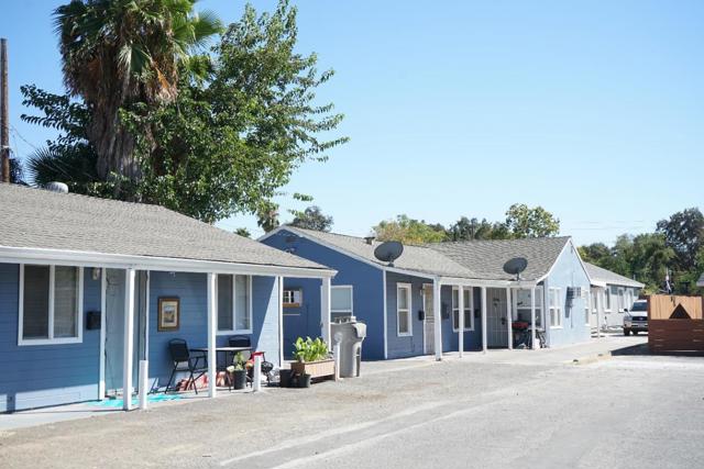 1204 South Avenue, Sacramento CA: https://media.crmls.org/mediaz/6c78a5af-ae08-48e7-9070-af5becae0677.jpg